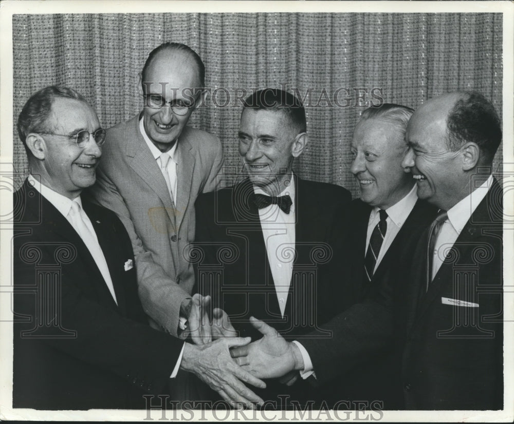 1966 Press Photo John Bloomer of the Birmingham News with Others - abno00606 - Historic Images