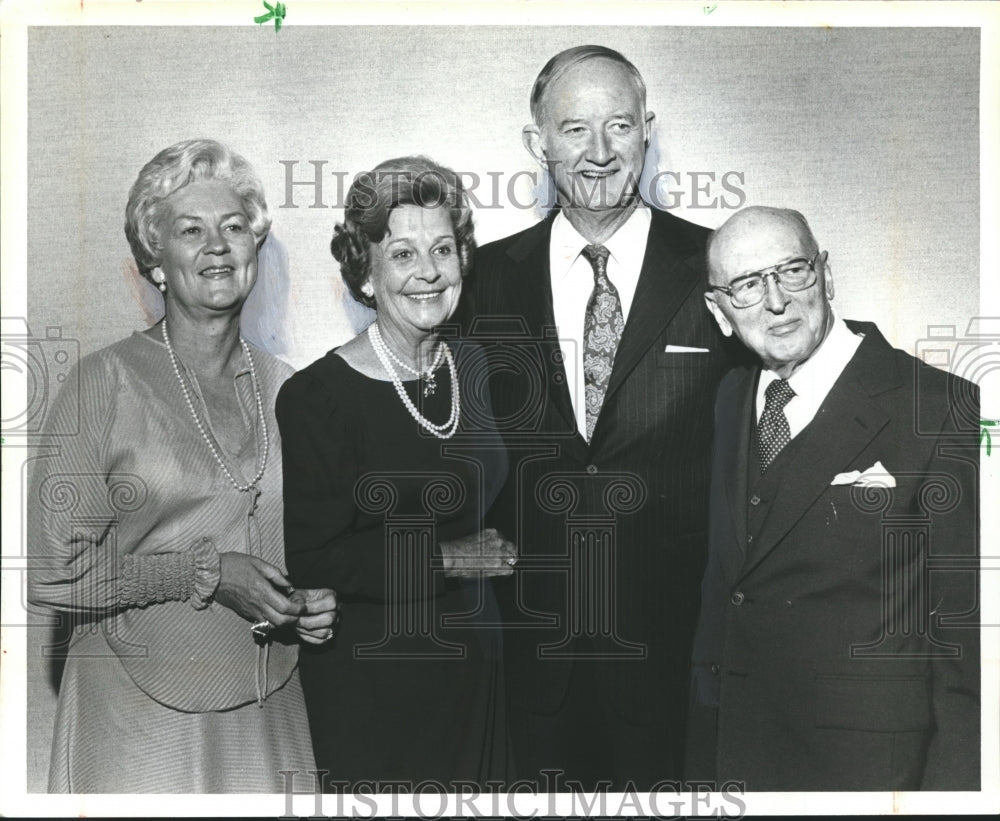 1979  Winton Blount, with wife and guests at Newcomen Society dinner - Historic Images