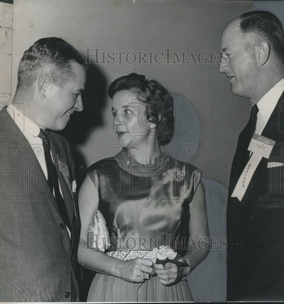 1961, W. M. Blount, Alabama Chamber of Commerce president with others - Historic Images