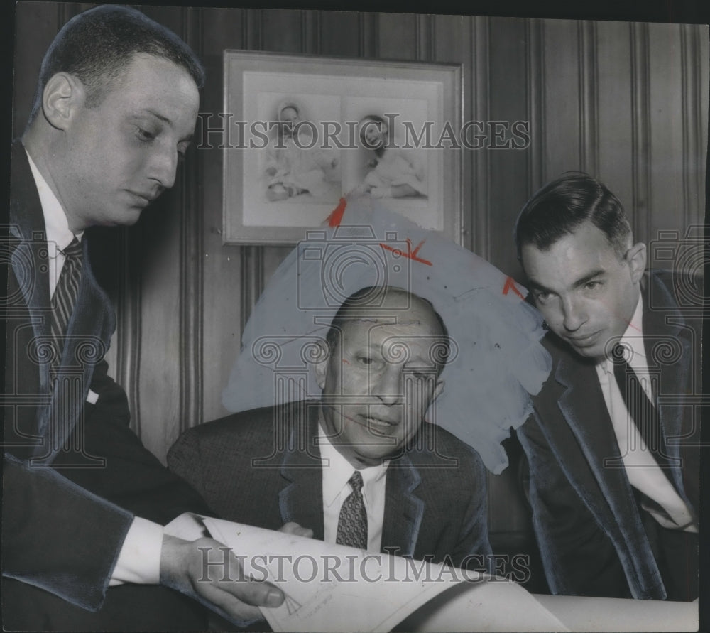 1959 Press Photo Blach's store officials with plans for new fashion floor - Historic Images