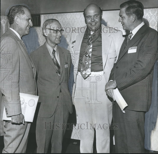 1972 Press Photo James Britton, Chamber of Commerce, with Alabama planners, - Historic Images