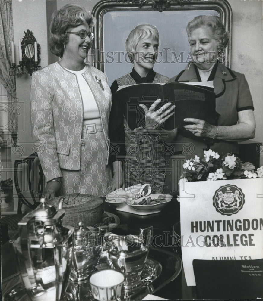 1972, Huntingdon College alumni attending the annual AEA convention - Historic Images