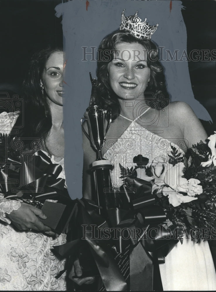 1976, Denise Davis, Miss Alabama 1976 crowned and first runner up - Historic Images