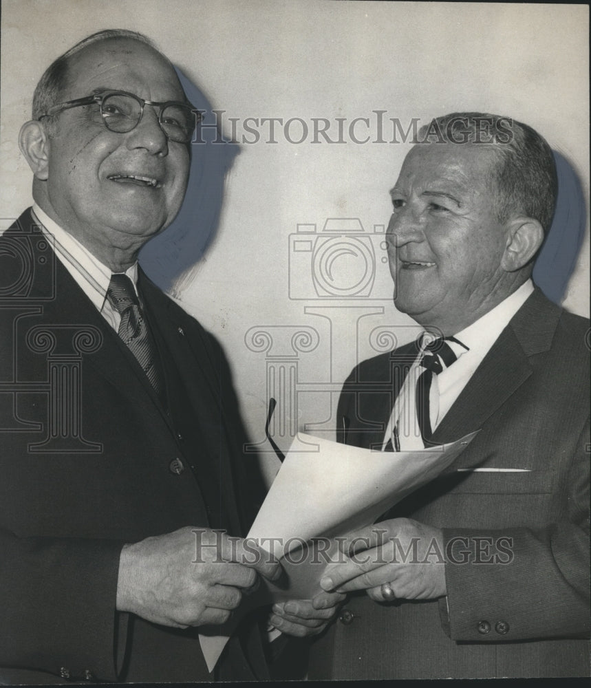 1971 Press Photo Tuscaloosa Chamber of Commerce C. D. Davenport and Morris Sokol - Historic Images