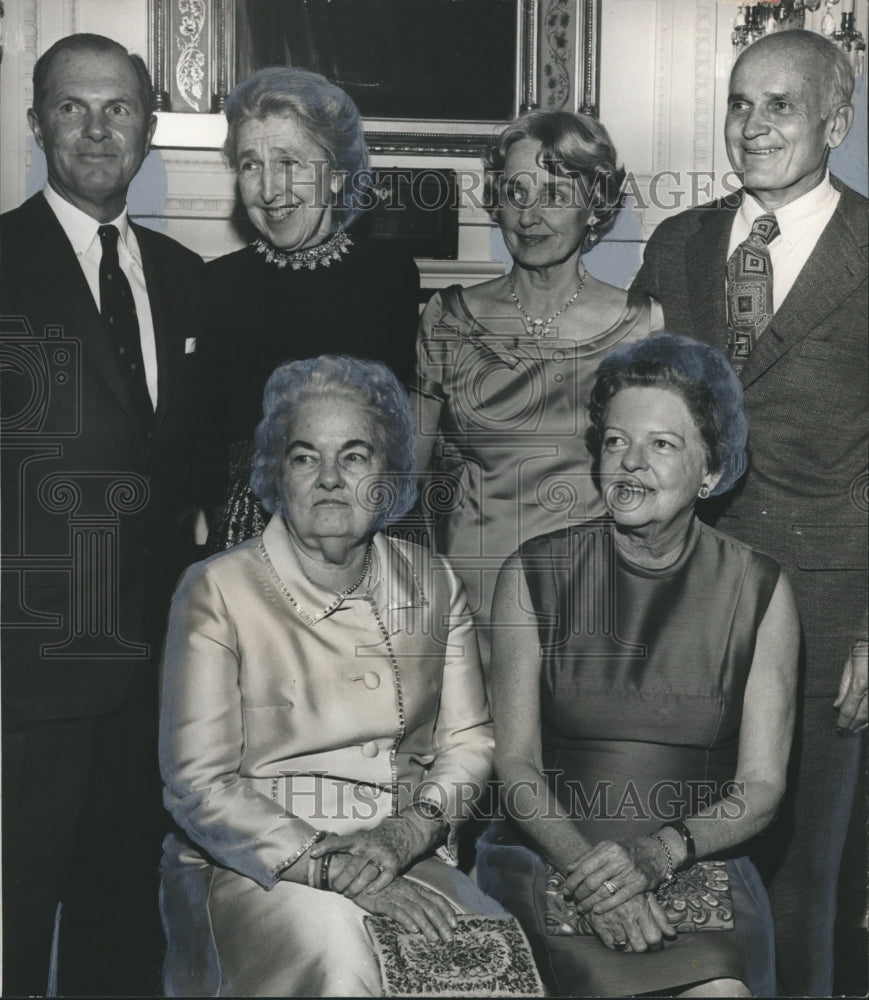 1971 Mrs. Hugh Comer and Mrs. Frank Nabers with Others at Party - Historic Images