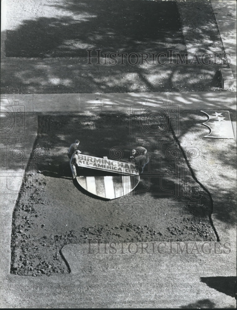 1971 Press Photo Birmingham, Alabama Parks: Woodrow Wilson Alabama Shaped Garden - Historic Images