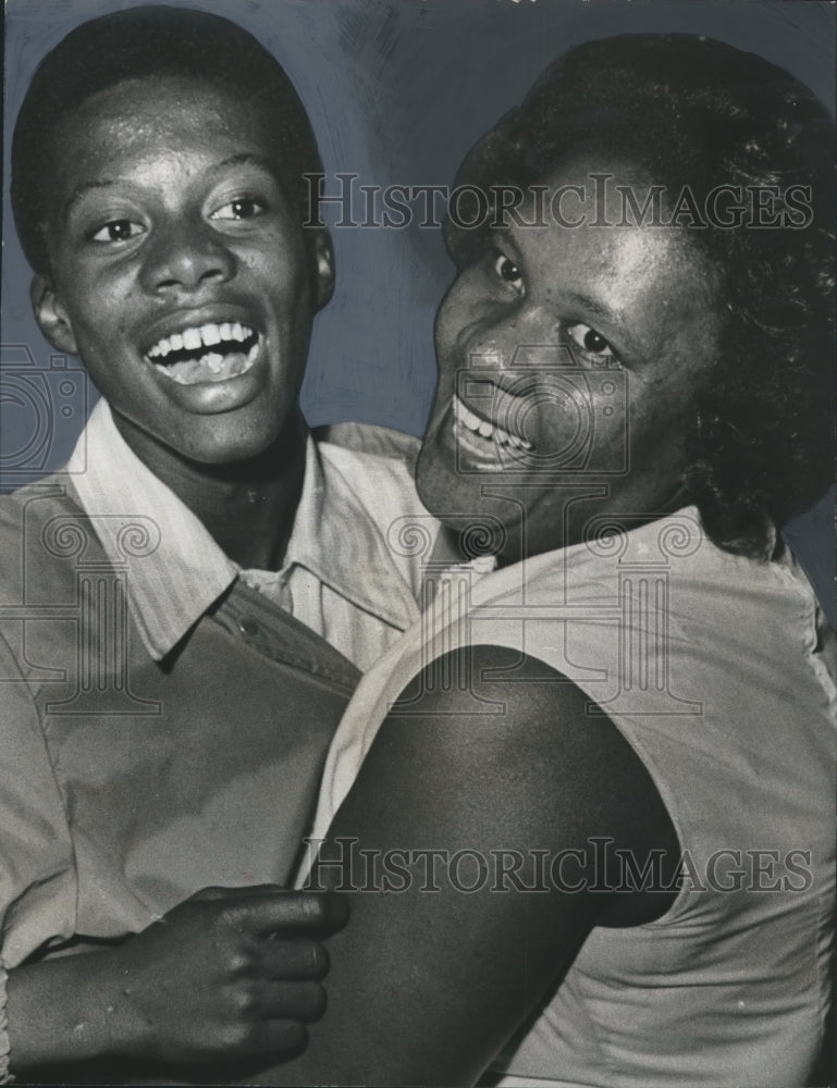 1971, Sam Hodge Jr. and Mrs. Sam Hodge at Birmingham, Alabama Airport - Historic Images