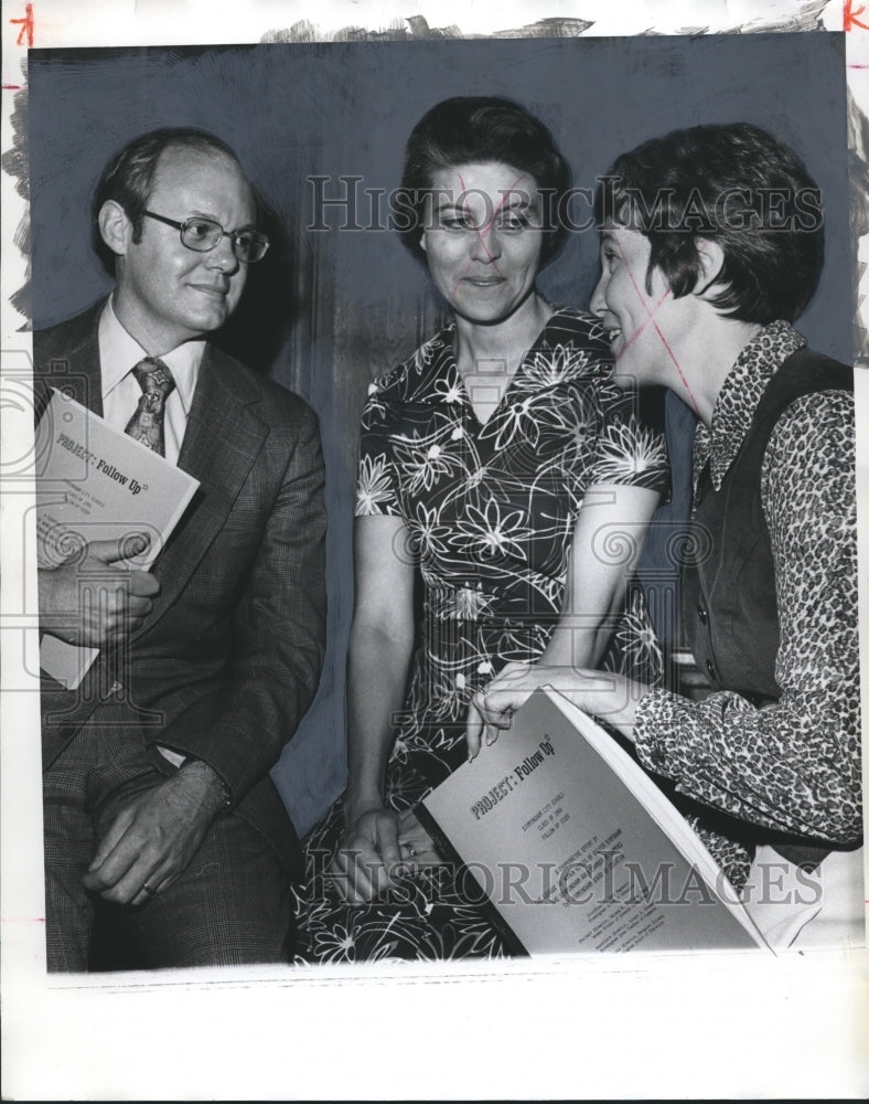 1974 Wilmer S. Cody, Birmingham School Superintendent with Others - Historic Images