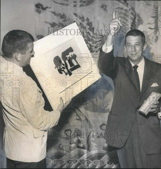 1962 Press Photo Davis Painting for Auction, Fritz Woehle, William Lathrop, AL - Historic Images