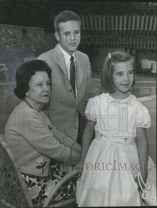 1965 Alabama Scribblers, Mrs. J.W. Black, Shelby Jr. & Dodie Bowron - Historic Images