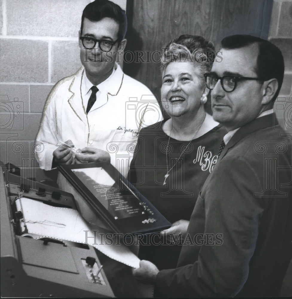 1968, Miss Mamye Campbell with Cancer Society Researchers with plaque - Historic Images