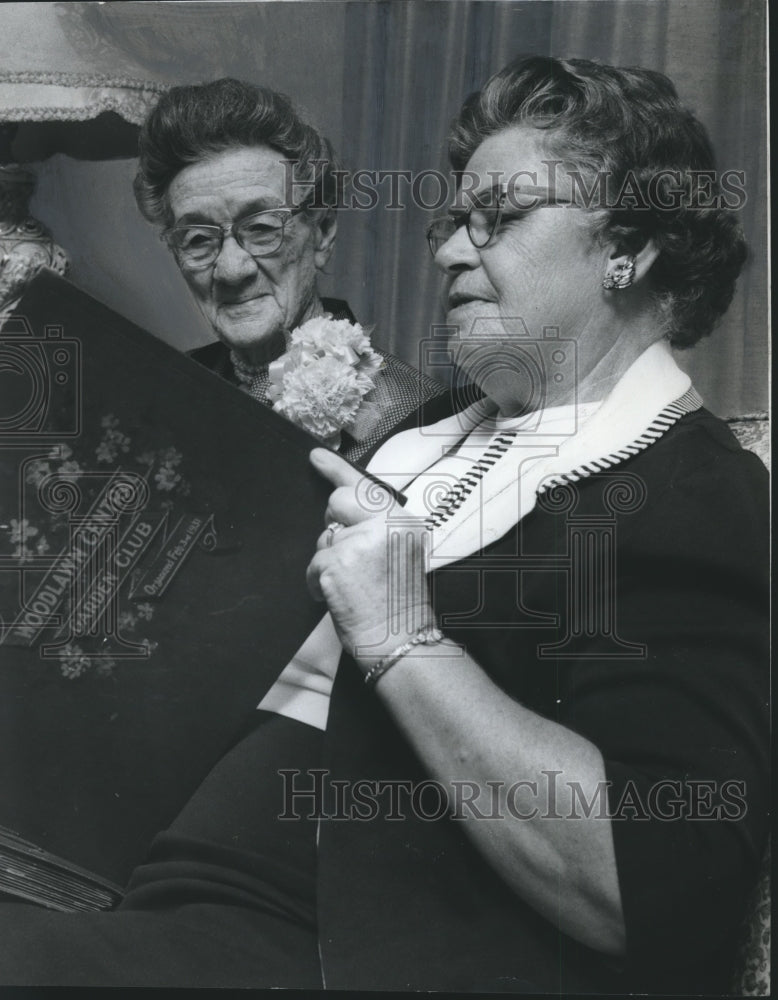 1968, Clubwomen Mrs. O. D. Canon, Mrs. Carl Burns discuss Projects - Historic Images