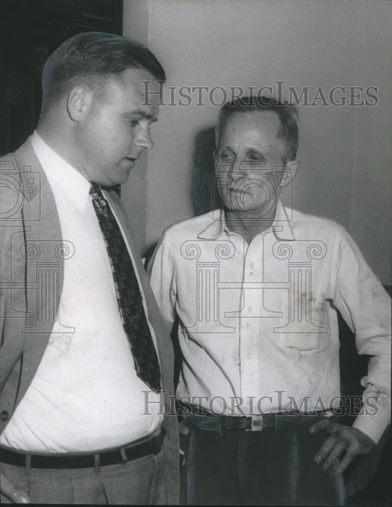 1957 Press Photo Charles Edwards and attorney in courtroom in Columbiana - Historic Images