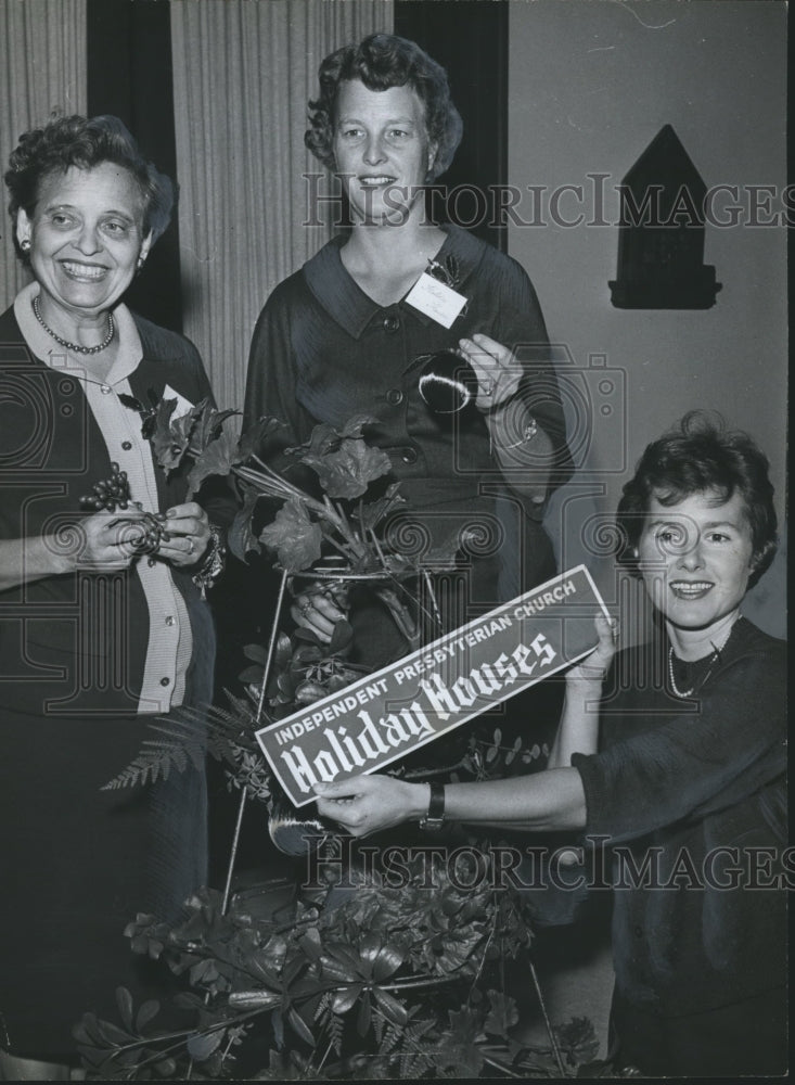 1964, Members of the Scribblers organization Show Holiday Display - Historic Images