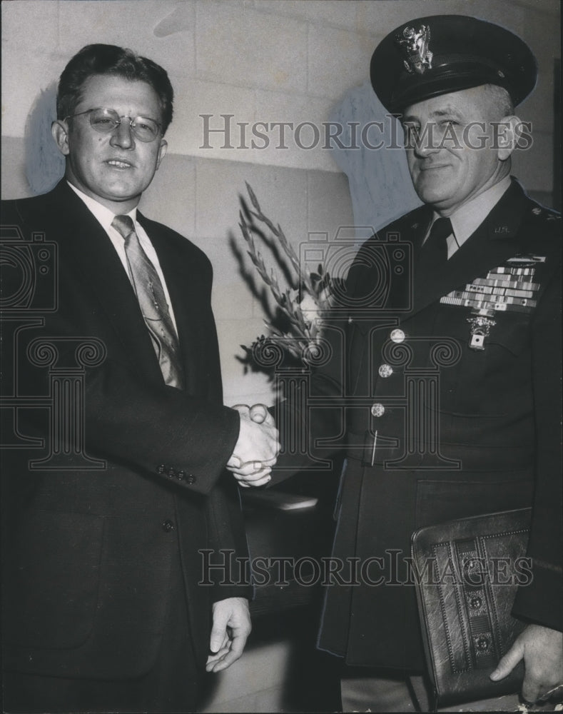 1955 Press Photo Julian Bland, receives medals from General Hanna, Alabama - Historic Images