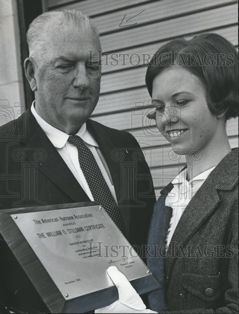 1966, Major Marion Broadmax award Nancee Rickelhaupi for saving Puppy - Historic Images