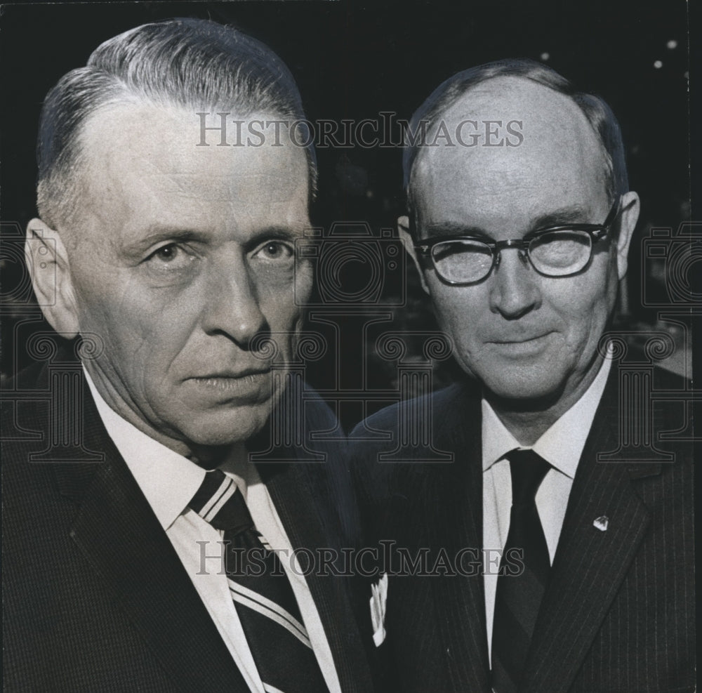 1970 Press Photo Ben B. Brown, Salvation advisor with Kenneth Daniel - abno01160 - Historic Images