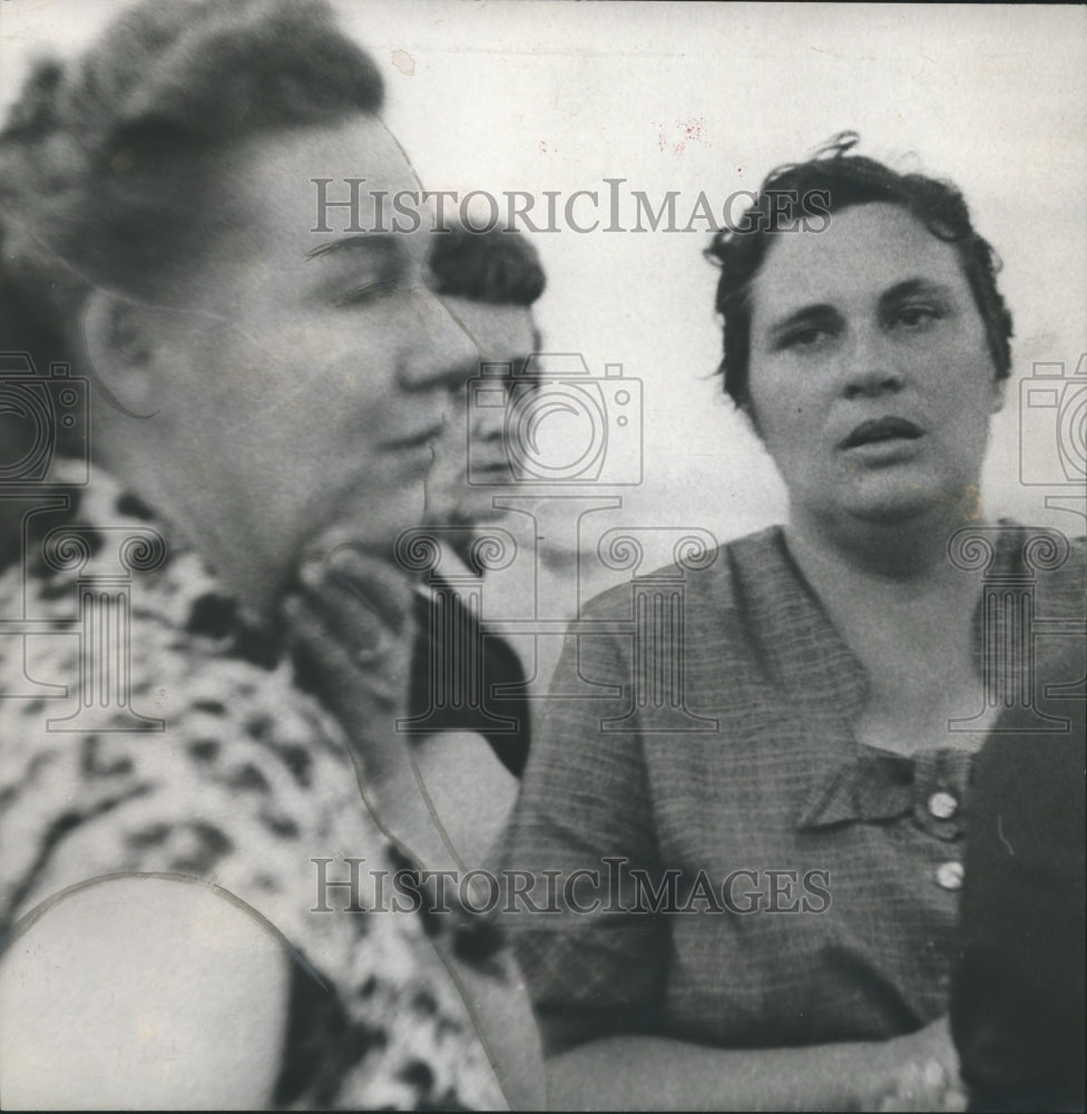 1960, Mrs. Marvin Brown, Sister of murder victim, Ashland, Alabama - Historic Images