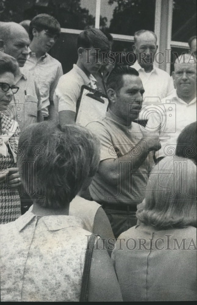 1969, David Borella, Leader Fultondale School Boycott, speaks Alabama - Historic Images