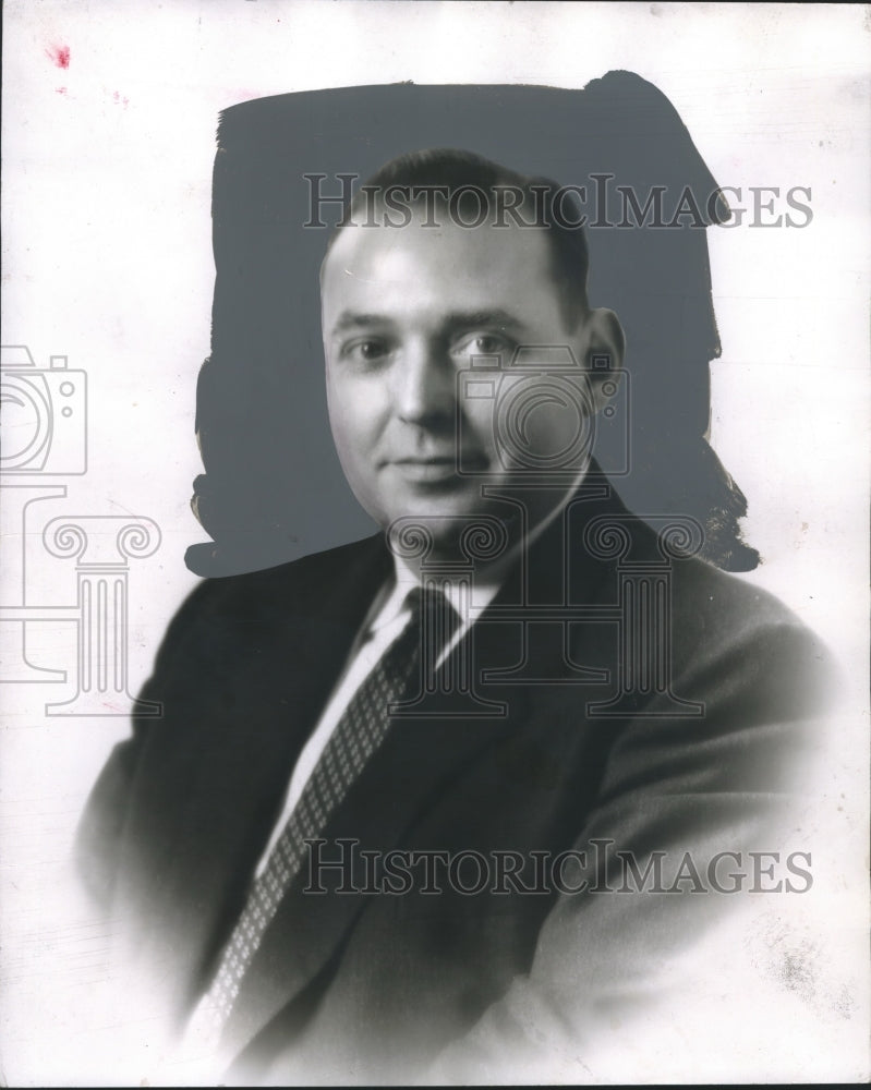 1956 Press Photo Raymond Bonds, president Guaranty Savings & loan Association - Historic Images