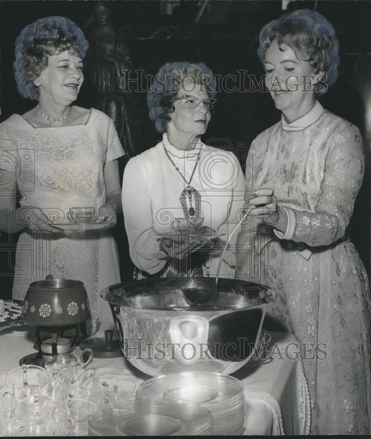 1973 Birmingham Metropolitan Business and Professional Women's Club - Historic Images