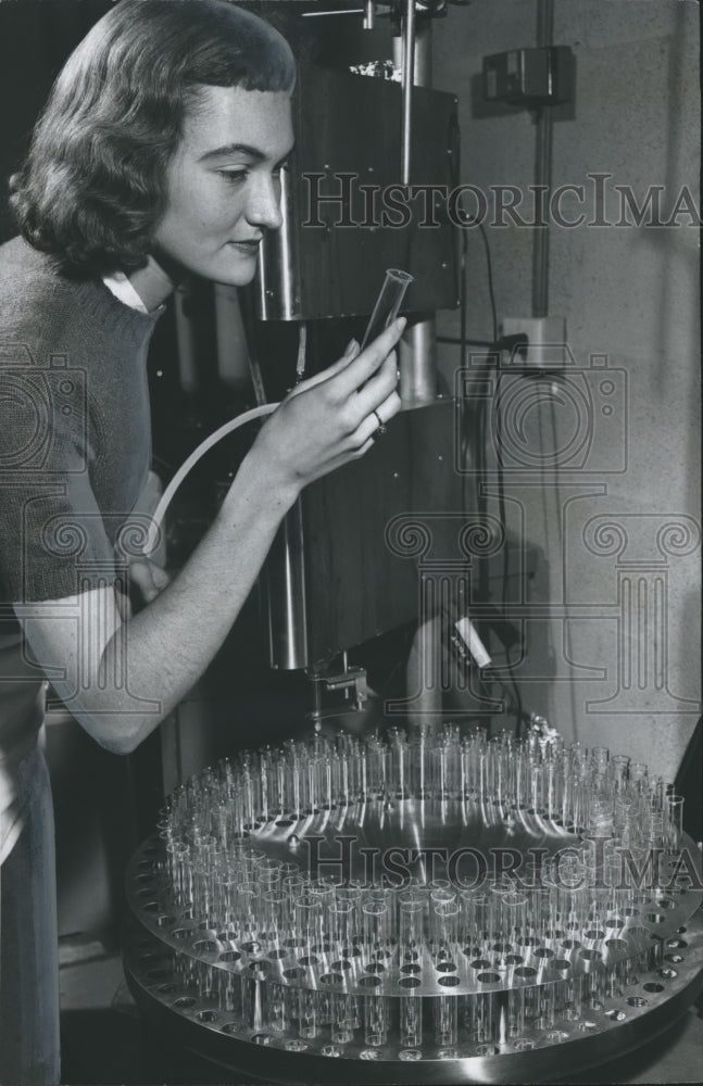 1959 Press Photo Miss Dale Jones Takes Part in Cancer Research, Birmingham - Historic Images