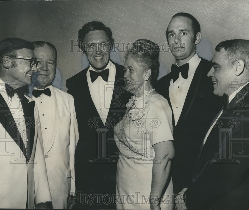 1973 Press Photo Friends Congratulate Mrs. Mayme Campbell After Testomonial - Historic Images