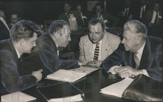 1955 Press Photo Albert Fuller and Attorneys Around table in Courtroom - Historic Images