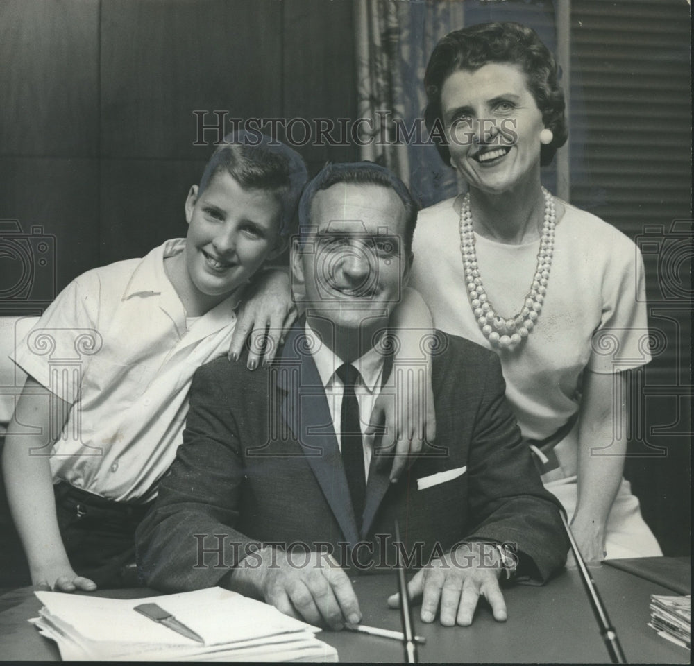 1961, Art Hanes Mayor of Birmingham with Wife Eleanor &amp; son Tommy - Historic Images