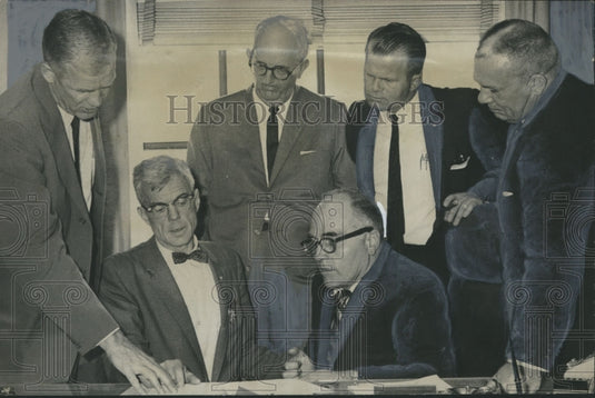 1961, Jefferson officials ask for expressway help, Alabama - Historic Images