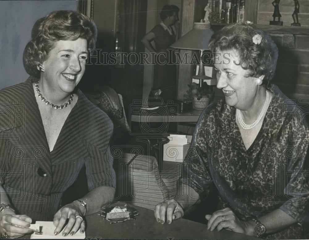 1961 Press Photo Linly Heflin members plan to introduce new &quot;Cook Book&quot; - Historic Images