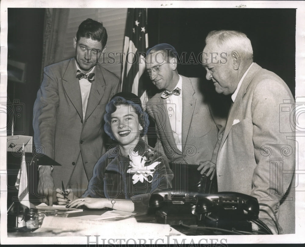 1952, Alabama Cotton Maid, Alice Corr, in Governor Persons office - Historic Images