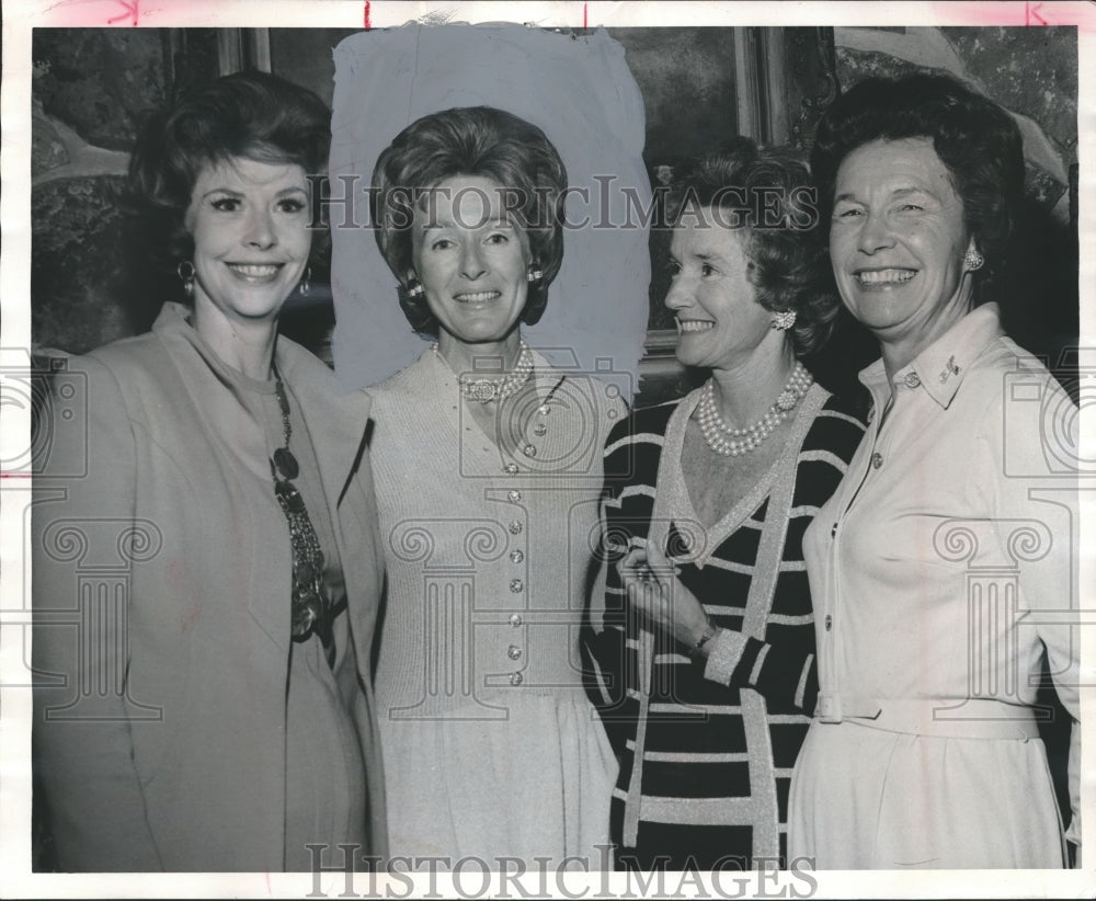 1975 Press Photo Women's Committee of 100 - Mrs. Angier Biddle Duke, Others - Historic Images