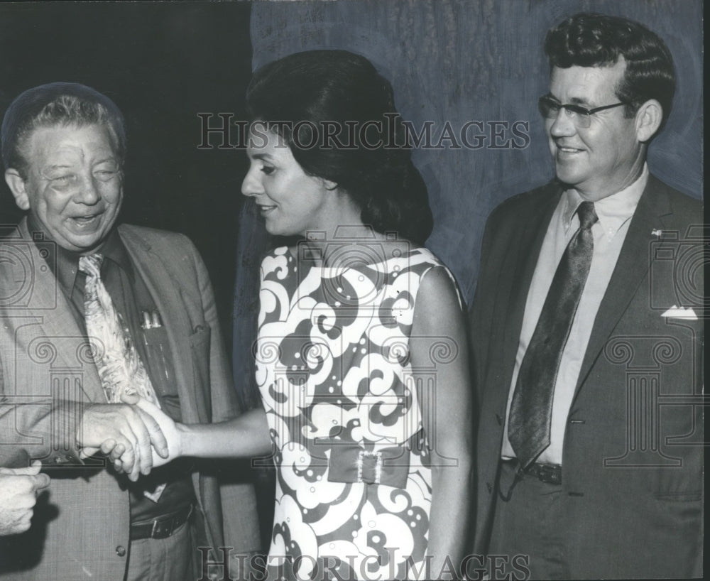 1971 Press Photo Alabama Representative Dick Dill and Guests at Seafood Jamboree - Historic Images