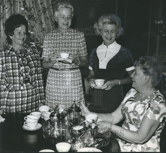 1973, Coffee Party for the Women's Committee of 100 for Birmingham - Historic Images