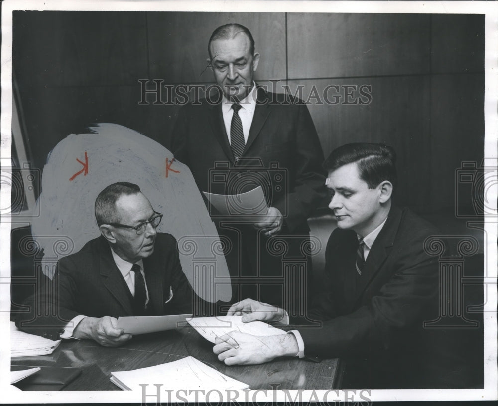 1965 Press Photo William Hamilton, Mayor Boutwell&#39;s secretary and unknown others - Historic Images