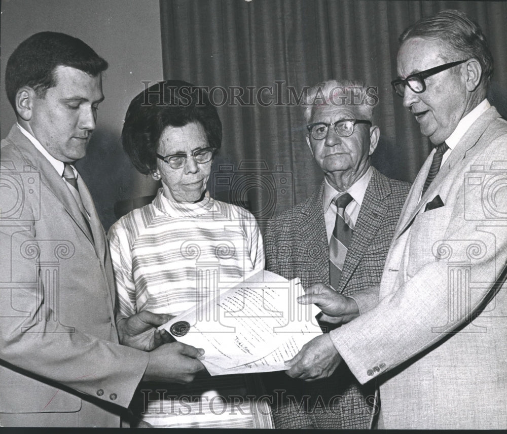 1970 Press Photo Jacksonville State University awards scholarships, Alabama - Historic Images