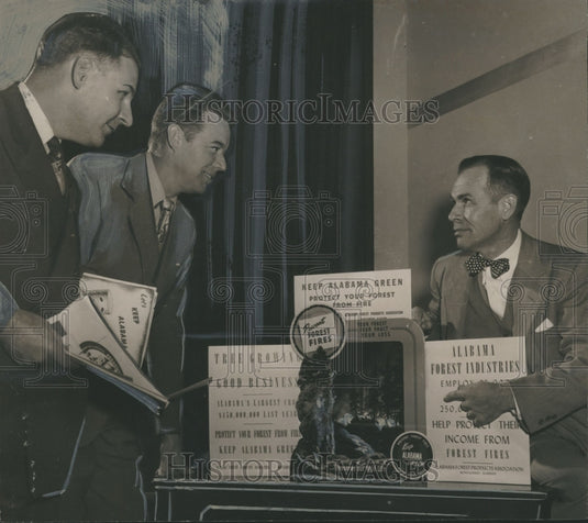 1952 Press Photo Leaders of Jefferson County Green Committee with Signs-Historic Images