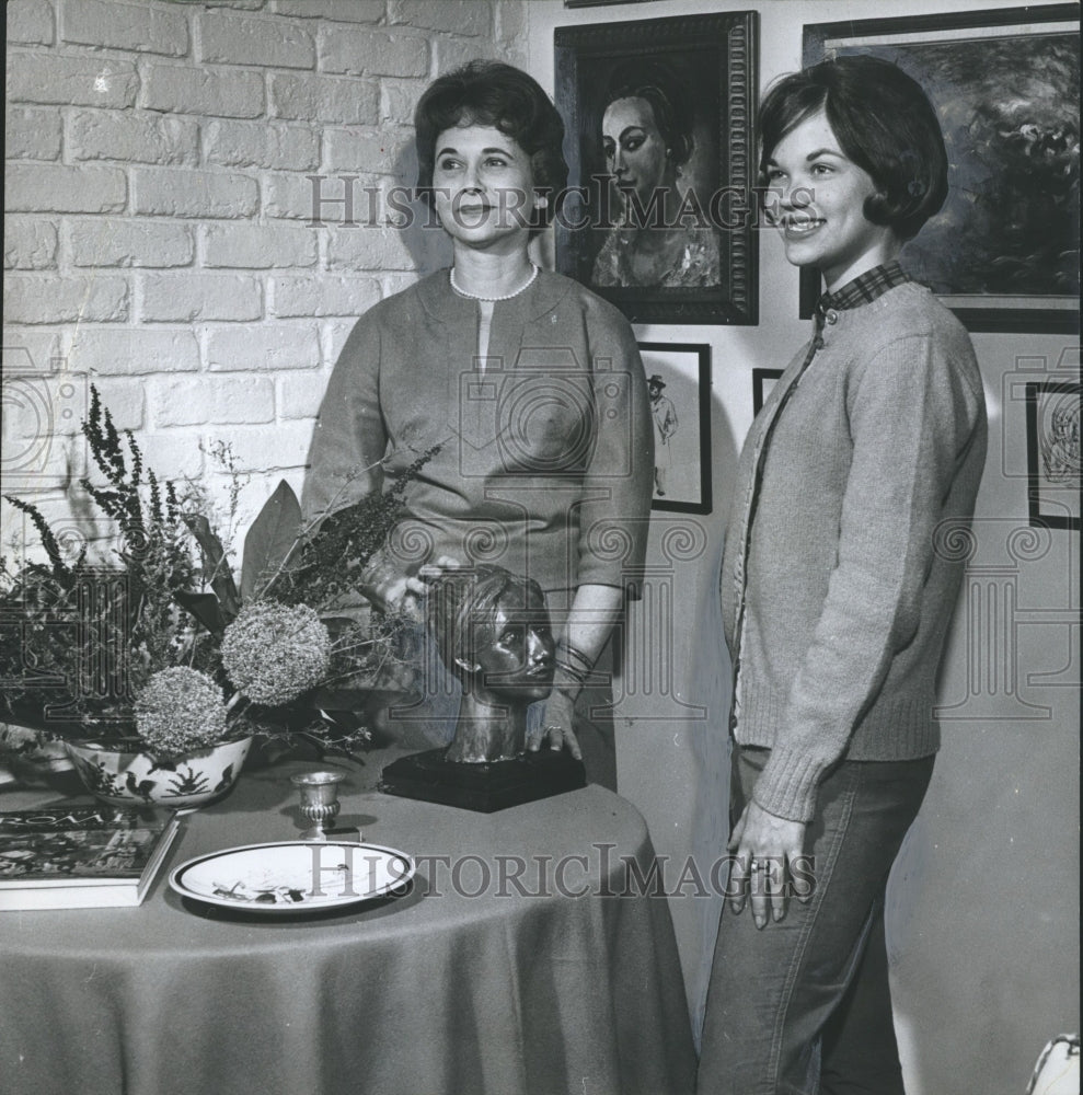 1962 Press Photo Artists Mrs. Jerome Cooper and Daughter Carol Cooper - Historic Images