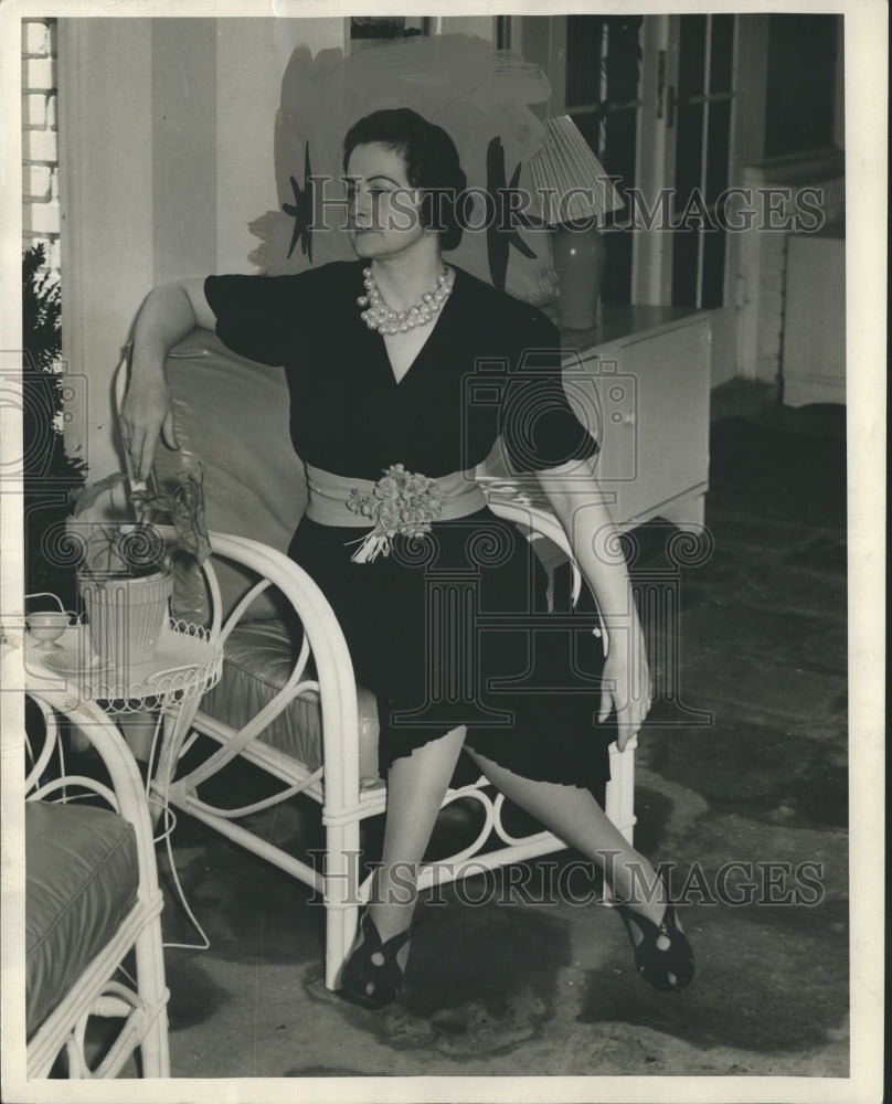 1939, Mrs. Morris Bush - abno02391 - Historic Images