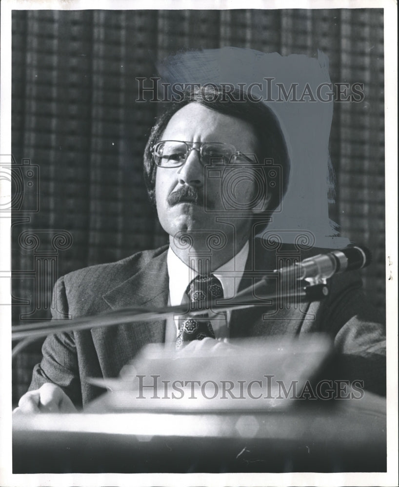 1975, Les Buryn, Vestavia City Councilman, Alabama - abno02419 - Historic Images