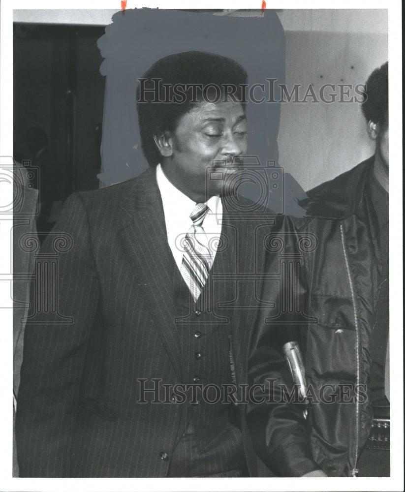 1979 Press Photo Brownsville AL police chief McArthur Dent in custody - Historic Images