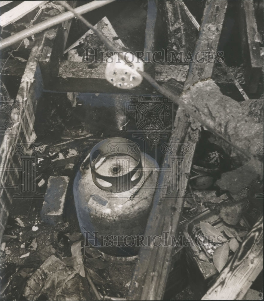 1967 Press Photo Propane Tank responsible for Gas Explosion destroying Home - Historic Images