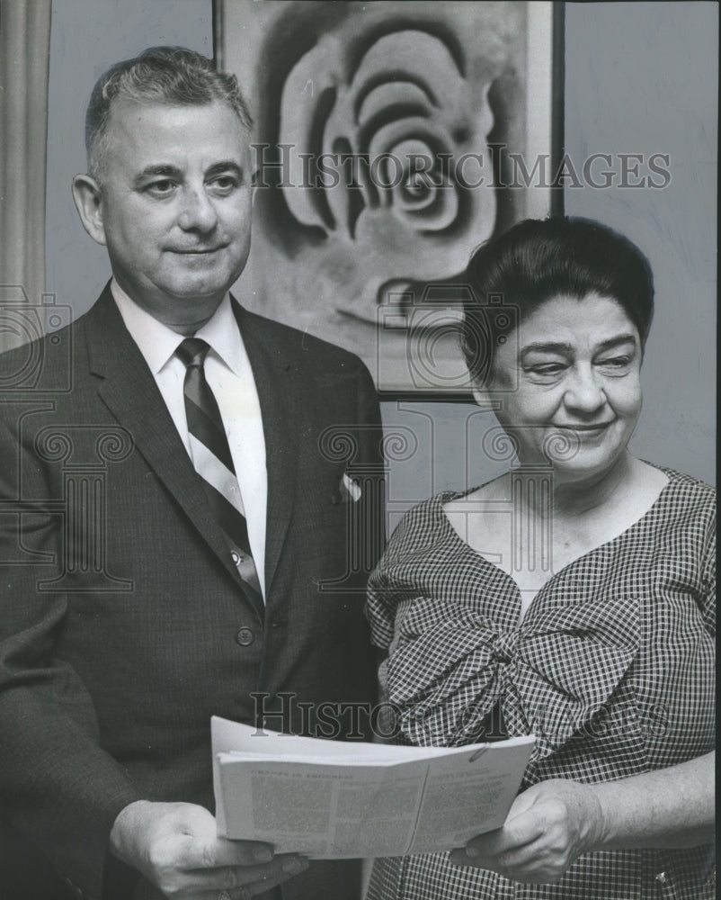 1963 Press Photo Mrs. Horace Hammond and Doctor Howard Phillips, Birmingham - Historic Images