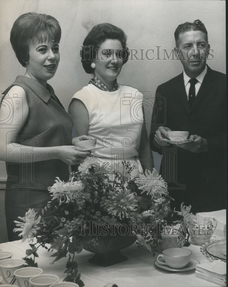 1964, Mary Ann Gamblin, Janette Bailey, Judge James A. Haley - Historic Images