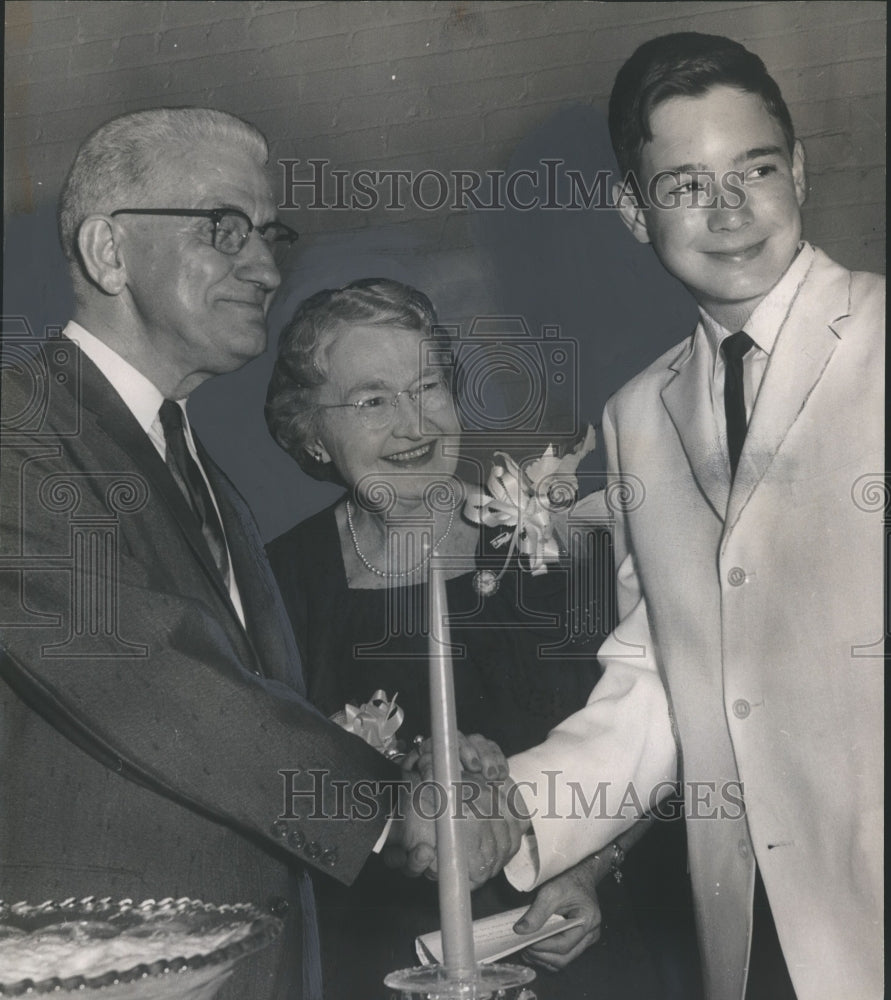 1964 Press Photo South Highlands School Principal W.R. Hackworth Congratulated-Historic Images