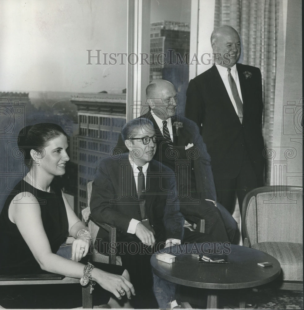 1963 Press Photo Guests View City from Relay House - abno02683 - Historic Images