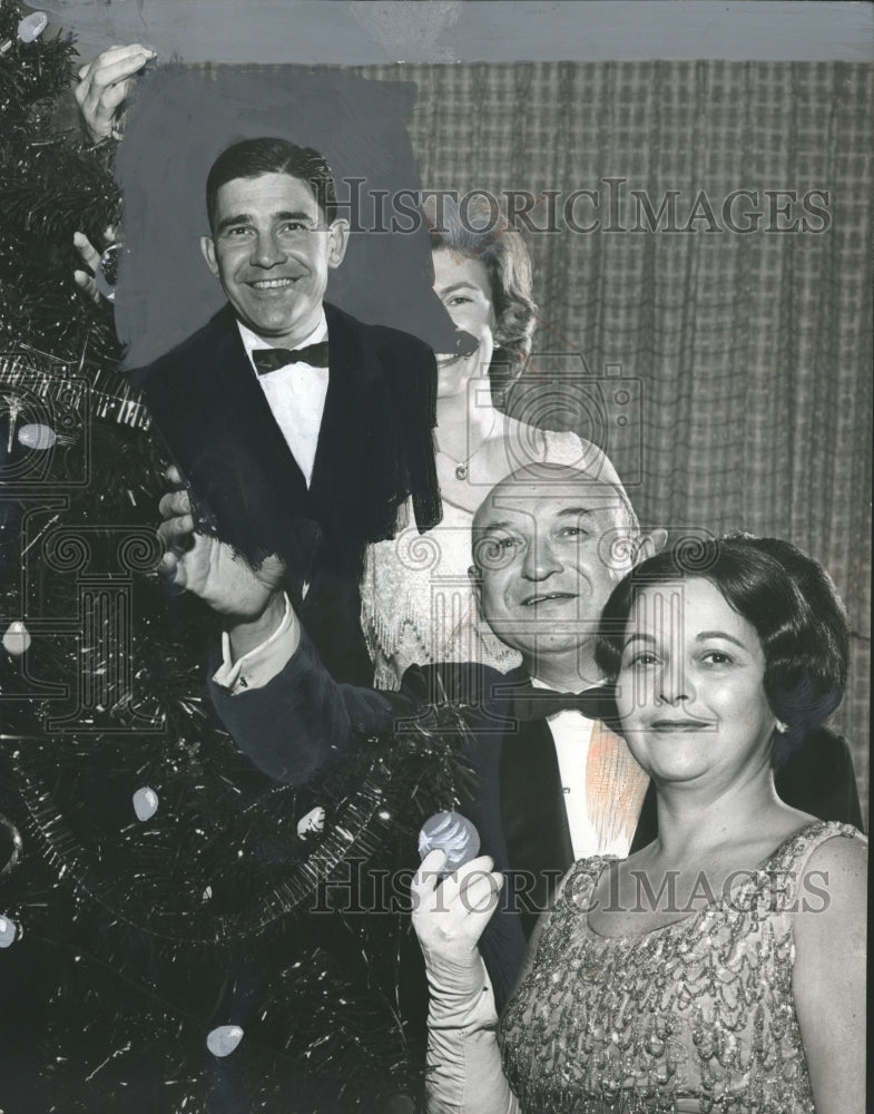 1965 Attendees at Dinner-Dance of Dental Association &amp; Auxiliary - Historic Images