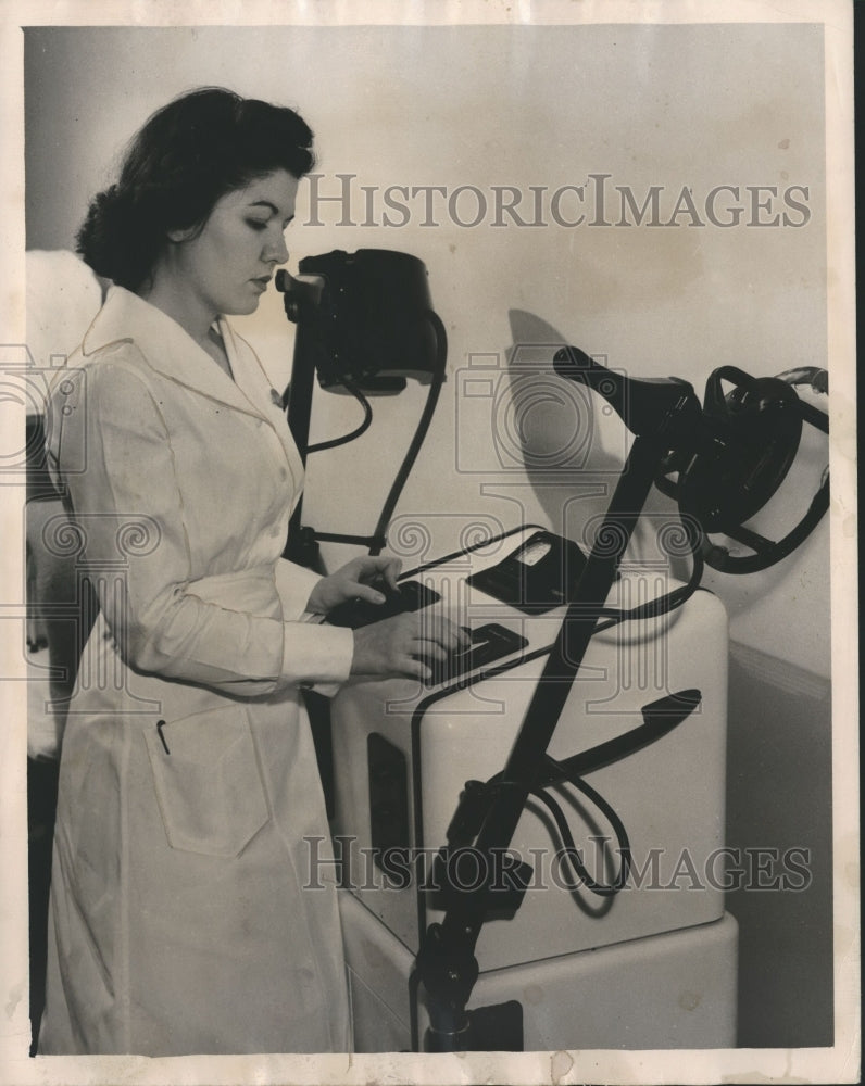 1948, Kay Carr Demonstrates Deep Heat Machine, Birmingham, Alabama - Historic Images