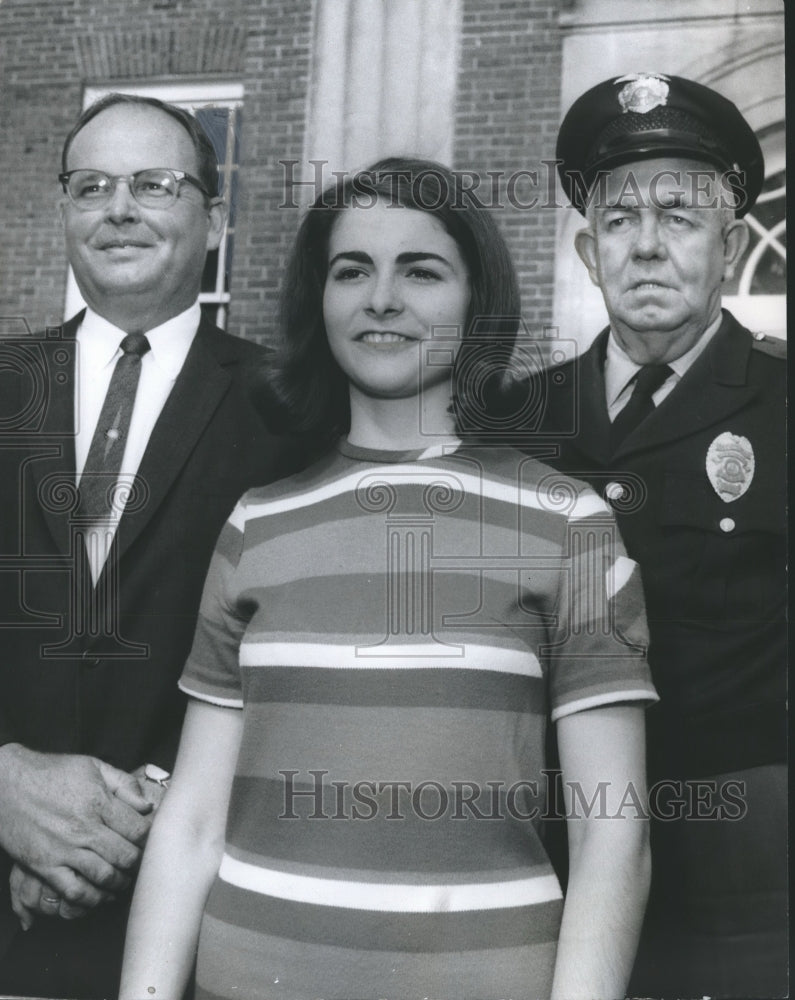 1968, Lynn Journey, princess at West End, with principal and officer - Historic Images